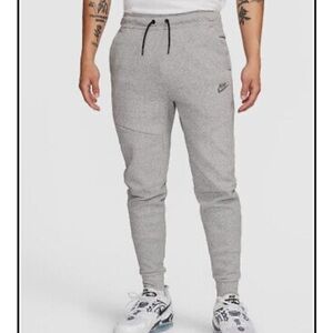Nike Sportswear Tech Fleece Pants Men's Size Medium DR9162-010 Joggers Grey Gym